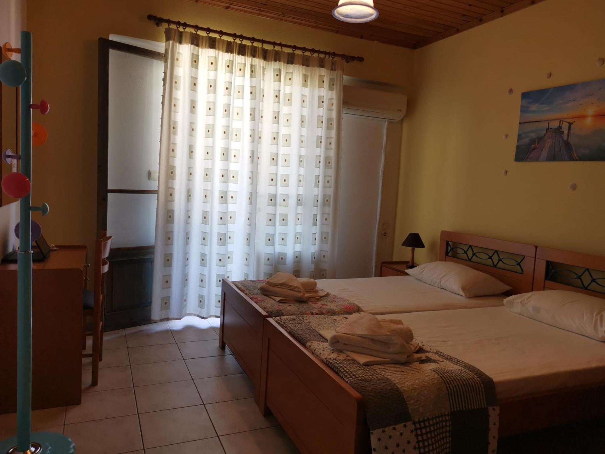 Iris Aparthotel