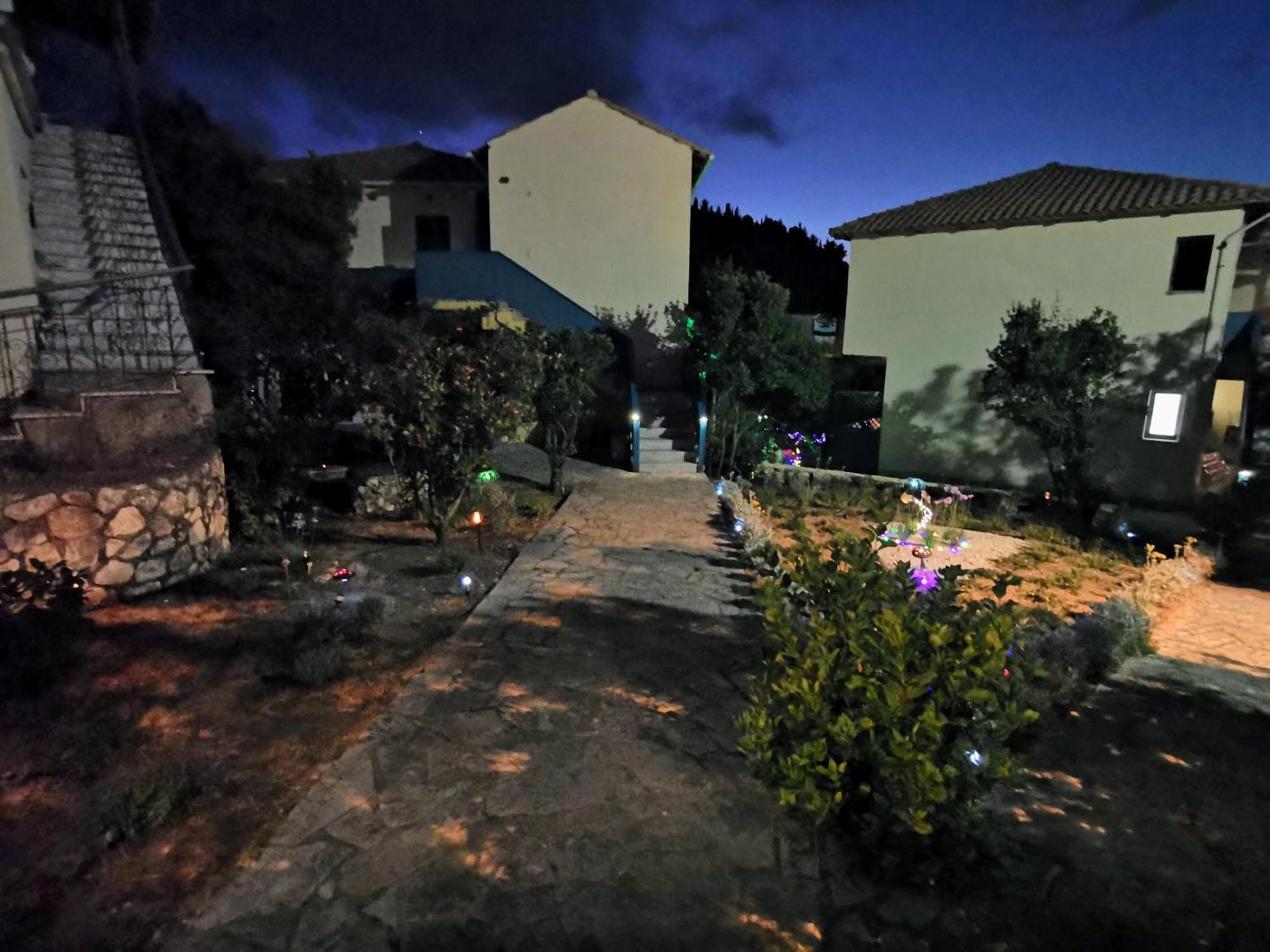Iris * Áyios Nikítas